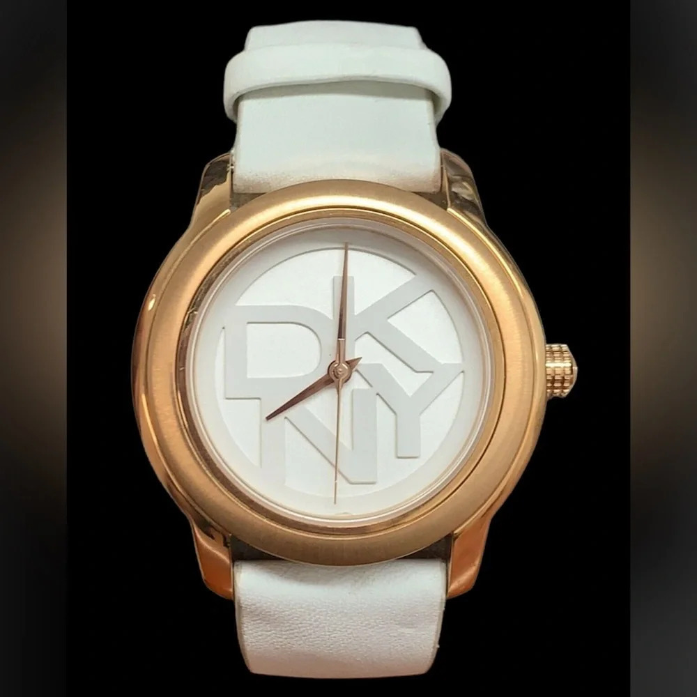 🎉HP🎉 DKNY white Genuine White leather Strap Logo Dial Rose gold tone wa…